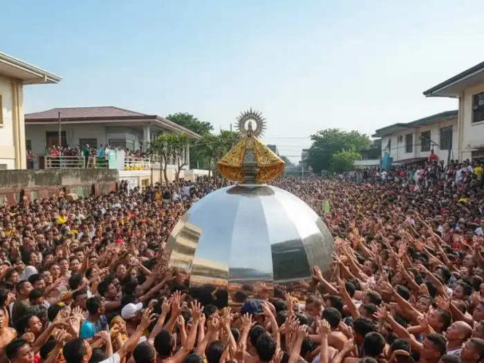 traslacion procession naga pena francia Voyadores carry the image of Our Lady of Peñafrancia during the Traslacion in Naga.